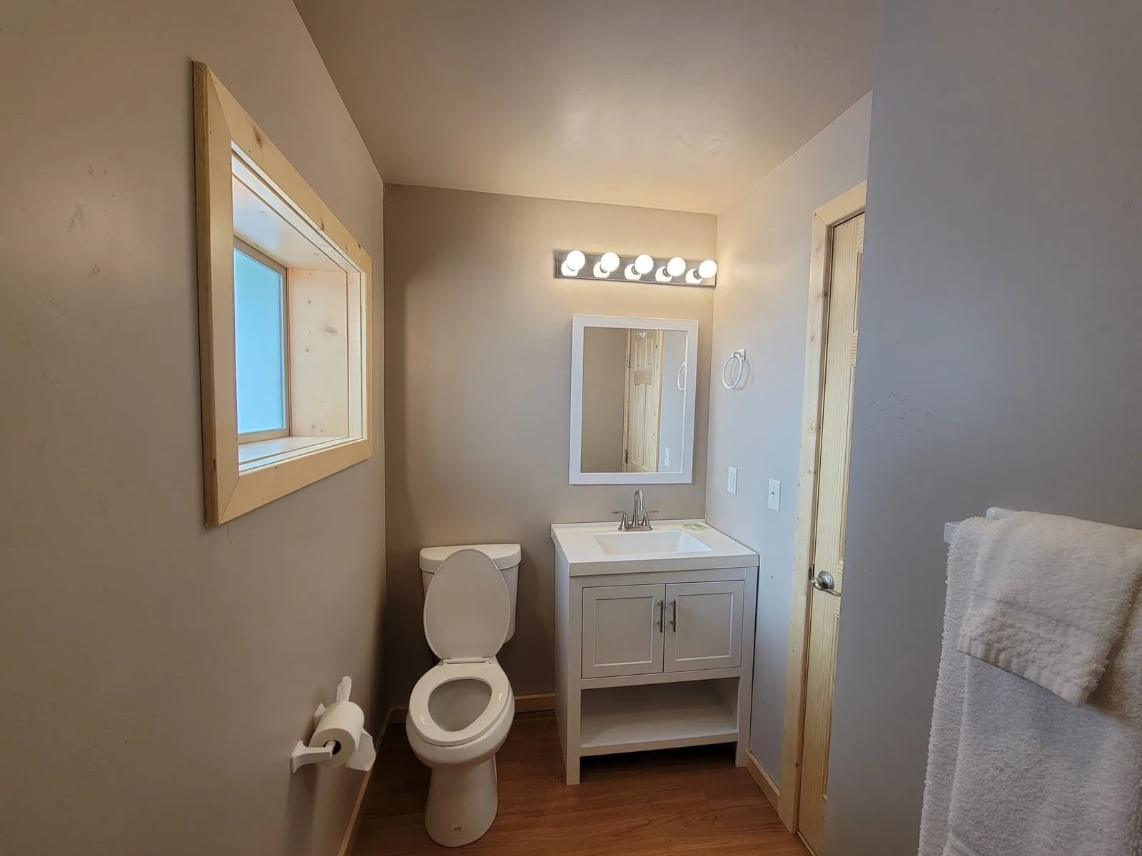 Room 7 with one queen bed — Prospector Motel